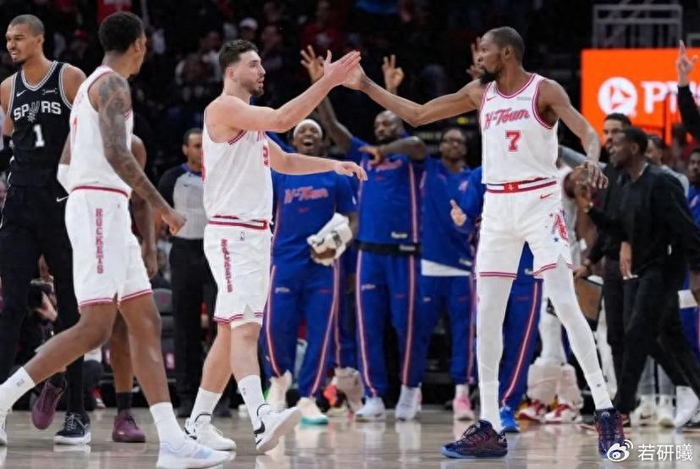 开云体育网页-轰28+16+5!文班爆锤火箭,杜兰特作茧自缚,乌度卡也暴露缺陷了|马刺|凯文·杜兰特|文班亚马|申京|外线_新浪体育_新浪新闻